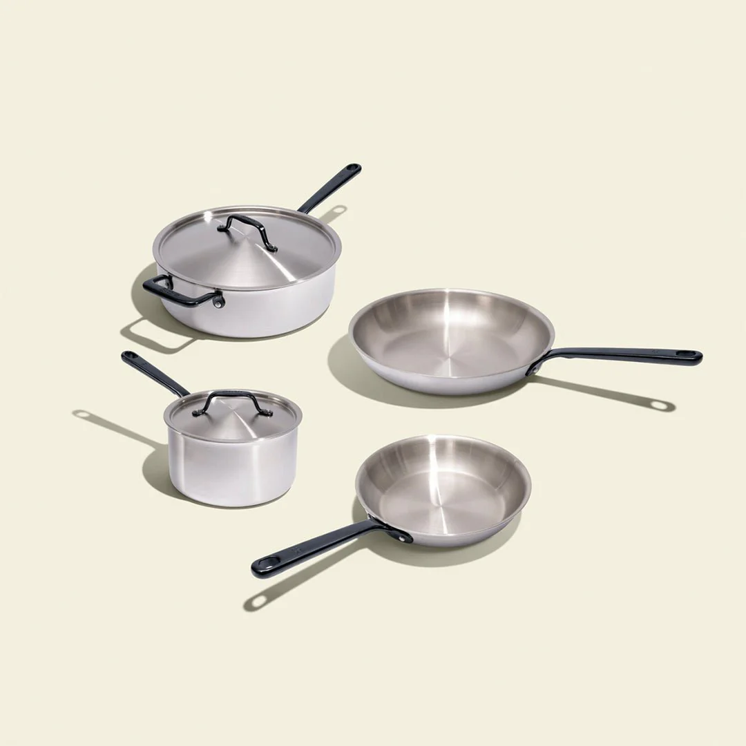 Batterie de cuisine en inox avec manches noirs, 7 pièces